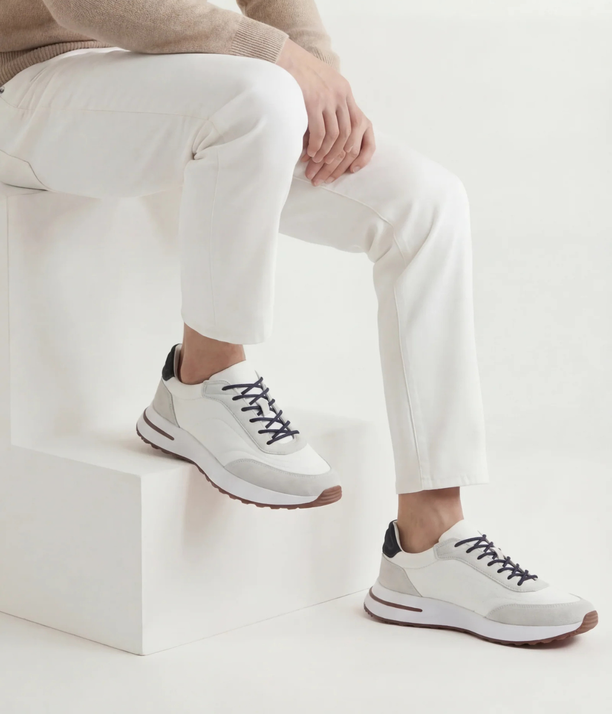 The Bellagio Runner — White — image 3